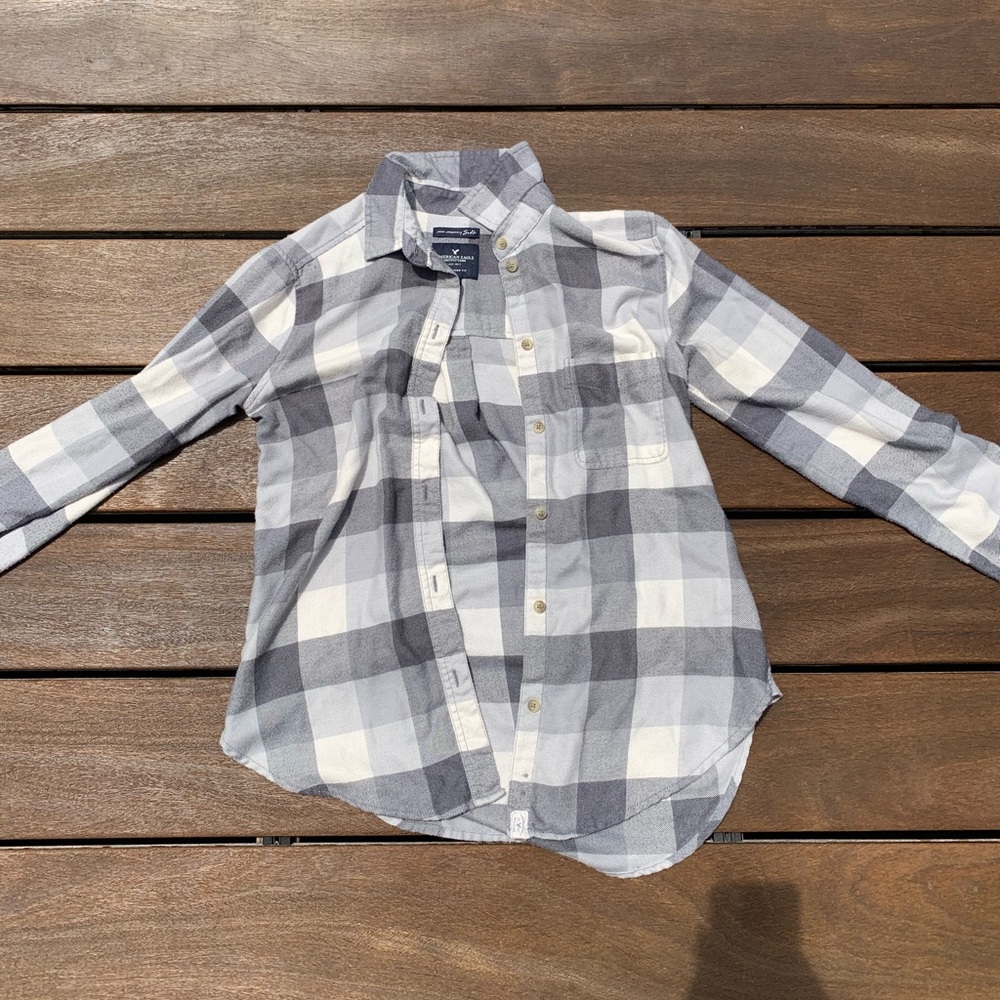 American eagle boyfriend button down flannel shirt